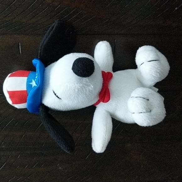 🛍️MetLife Snoopy Plush - Picture 2 of 9